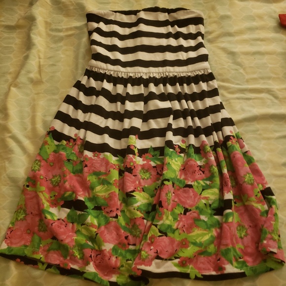 Dress - Picture 2 of 2